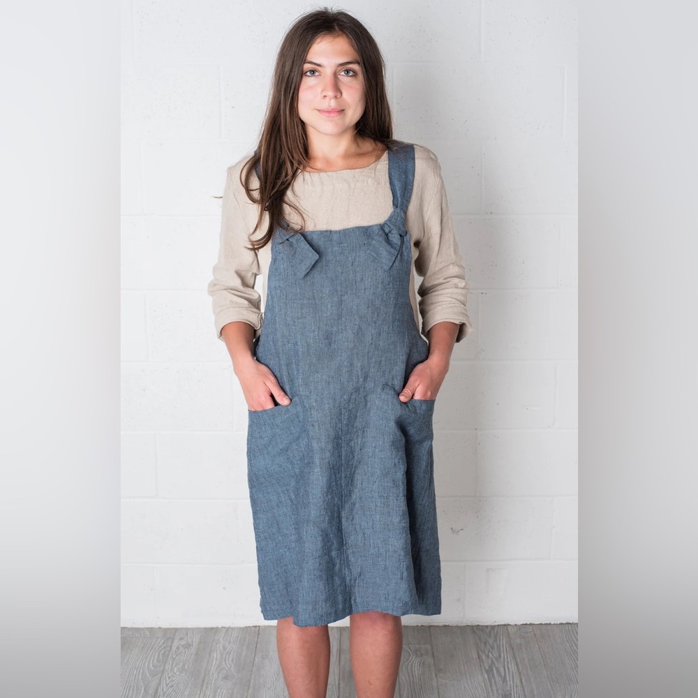 Vikolino linen garden dress French linen  apron in chambray/denim - Picture 6 of 8